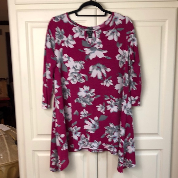 Clara Sun Woo Keyhole Neck 3/4 Sleeve Tunic - Picture 1 of 3